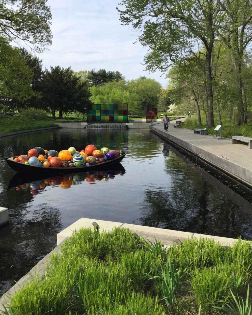 CHIHULY (1)